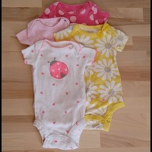 🌼4 NB Carter's bodysuits and 2 pants